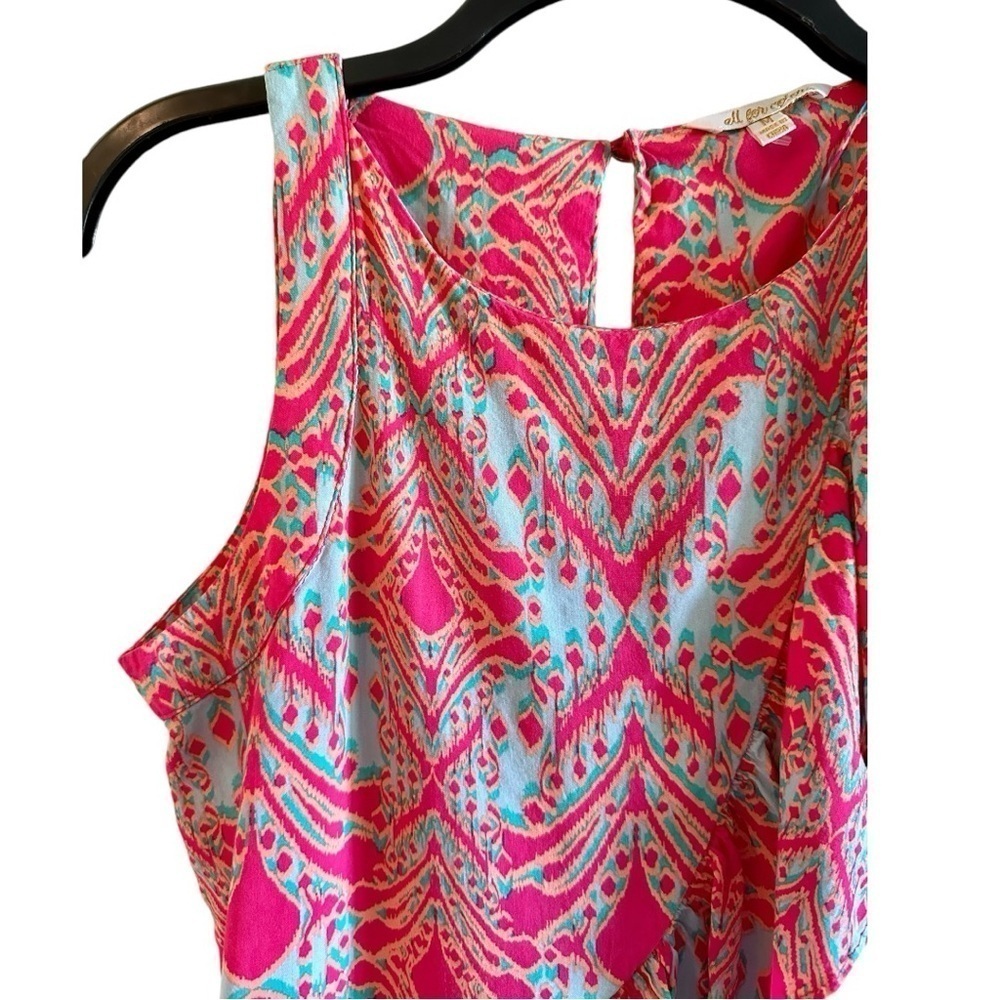 ALL FOR COLOR,SLEEVELESS TOP. ROUND NECKLINE WITH CROSSOVER FRONT RUFFLE.SIZE M - Picture 3 of 7